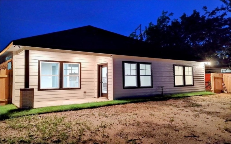 8219 Elam Road, Dallas, TX 75217, 4 Bedrooms Bedrooms, ,2 BathroomsBathrooms,Residential,For Sale,8219 Elam Road,20993415