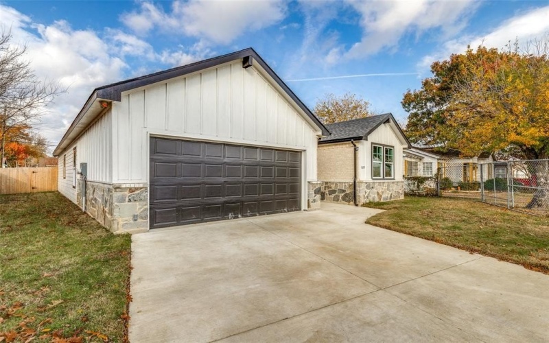 8219 Elam Road, Dallas, TX 75217, 4 Bedrooms Bedrooms, ,2 BathroomsBathrooms,Residential,For Sale,8219 Elam Road,20993415