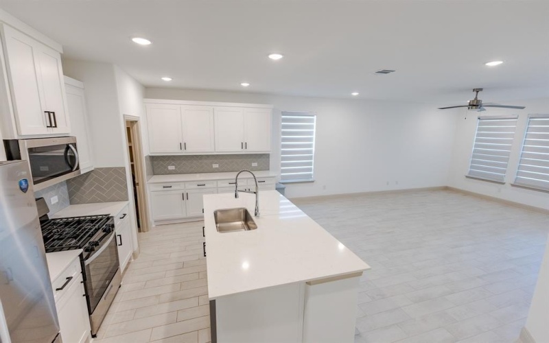 3009 Isla Terrace, Princeton, TX 75407, 4 Bedrooms Bedrooms, ,2 BathroomsBathrooms,Residential,For Sale,3009 Isla Terrace,20993482