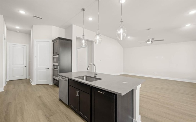 2239 Shady Elm, Midlothian, TX 76065, 3 Habitaciones Habitaciones , ,2 BañosBaños,Residential,En Venta,2239 Shady Elm,0,20993596