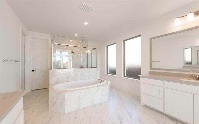 10449 Gray Hills Drive, Fort Worth, TX 76126, 5 Habitaciones Habitaciones , ,5 BañosBaños,Residential,En Venta,10449 Gray Hills Drive,0,20993628