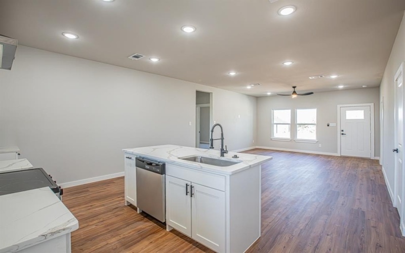 124 Brookview Drive, Bridgeport, TX 76426, 4 Bedrooms Bedrooms, ,2 BathroomsBathrooms,Residential,For Sale,124 Brookview Drive,20985664