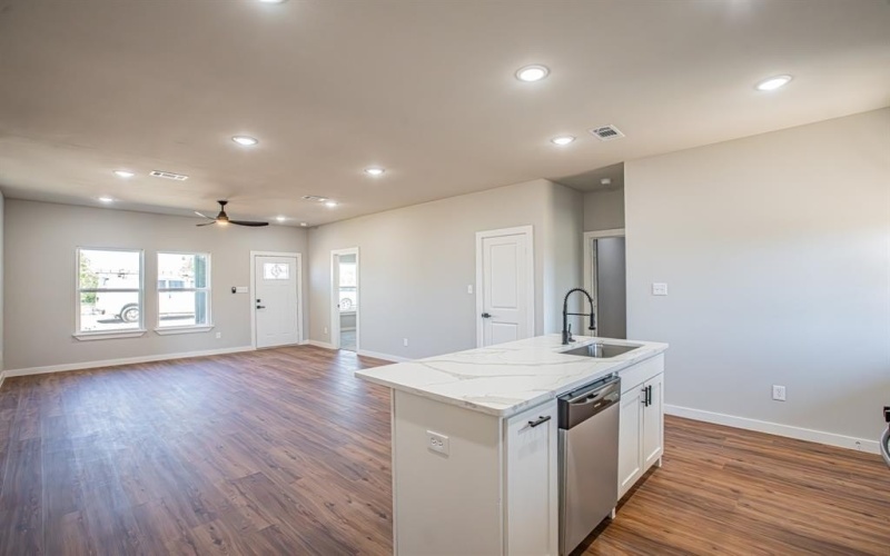 124 Brookview Drive, Bridgeport, TX 76426, 4 Bedrooms Bedrooms, ,2 BathroomsBathrooms,Residential,For Sale,124 Brookview Drive,20985664