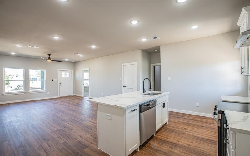124 Brookview Drive, Bridgeport, TX 76426, 4 Bedrooms Bedrooms, ,2 BathroomsBathrooms,Residential,For Sale,124 Brookview Drive,20985664