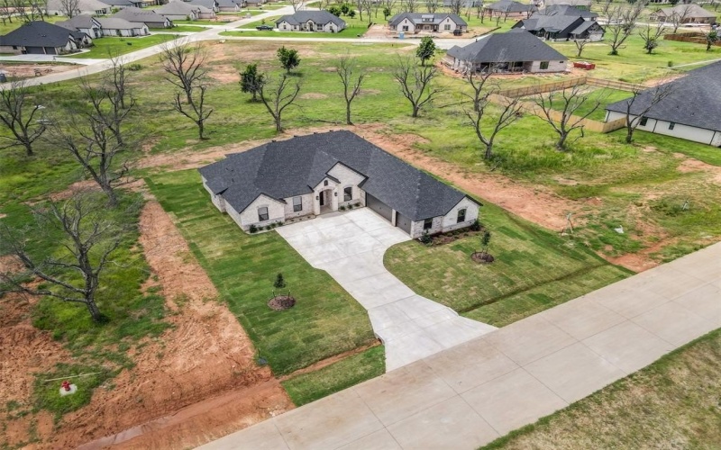 2172 Middlewood Circle, Granbury, TX 76049, 5 Bedrooms Bedrooms, ,2 BathroomsBathrooms,Residential,For Sale,2172 Middlewood Circle,20987084