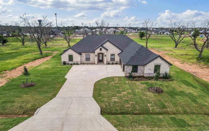 2172 Middlewood Circle, Granbury, TX 76049, 5 Bedrooms Bedrooms, ,2 BathroomsBathrooms,Residential,For Sale,2172 Middlewood Circle,20987084