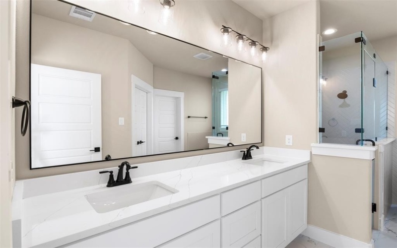 607 Escovedo Drive, Italy, TX 76651, 4 Habitaciones Habitaciones , ,2 BañosBaños,Residential,En Venta,607 Escovedo Drive,0,20988177