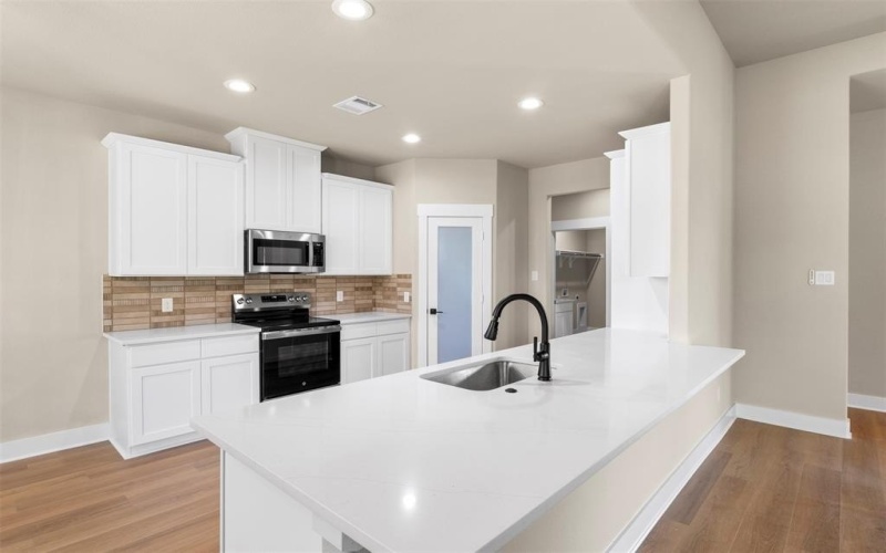 607 Escovedo Drive, Italy, TX 76651, 4 Habitaciones Habitaciones , ,2 BañosBaños,Residential,En Venta,607 Escovedo Drive,0,20988177