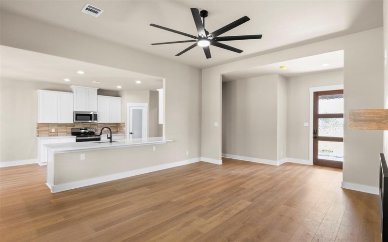 607 Escovedo Drive, Italy, TX 76651, 4 Habitaciones Habitaciones , ,2 BañosBaños,Residential,En Venta,607 Escovedo Drive,0,20988177