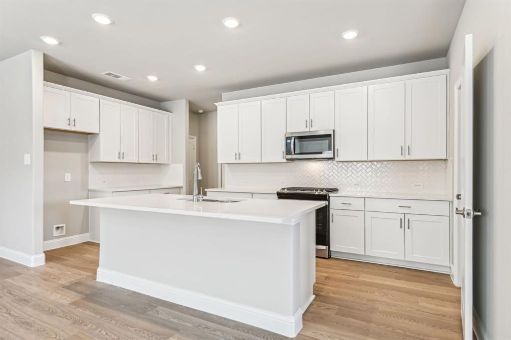 6629 Creek Edge Circle, Fort Worth, TX 76036, 5 Bedrooms Bedrooms, ,3 BathroomsBathrooms,Residential,For Sale,6629 Creek Edge Circle,20991088