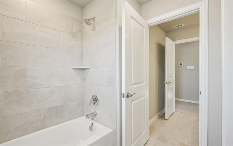 6625 Creek Edge Circle, Fort Worth, TX 76036, 5 Bedrooms Bedrooms, ,3 BathroomsBathrooms,Residential,For Sale,6625 Creek Edge Circle,0,20991095