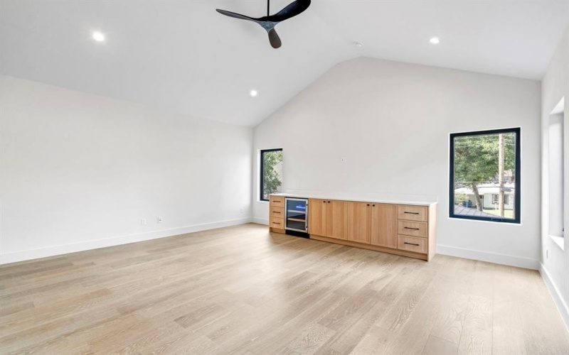6211 Llano Avenue, Dallas, TX 75214, 4 Bedrooms Bedrooms, ,5 BathroomsBathrooms,Residential,For Sale,6211 Llano Avenue,20992314
