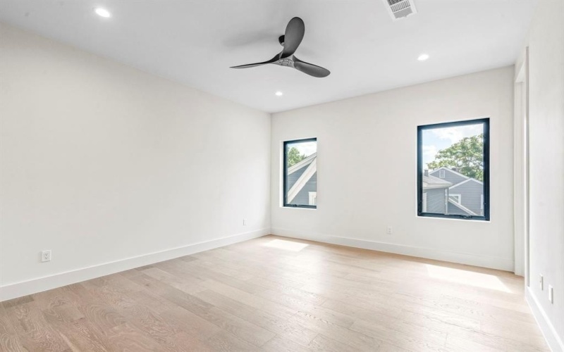 6211 Llano Avenue, Dallas, TX 75214, 4 Bedrooms Bedrooms, ,5 BathroomsBathrooms,Residential,For Sale,6211 Llano Avenue,20992314