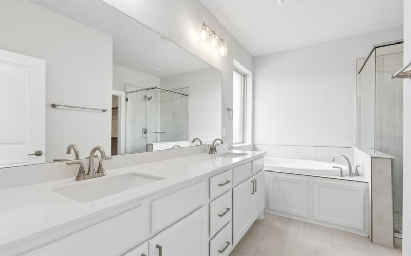 136 Swan Lake Drive, Waxahachie, TX 75165, 4 Bedrooms Bedrooms, ,3 BathroomsBathrooms,Residential,For Sale,136 Swan Lake Drive,20992962
