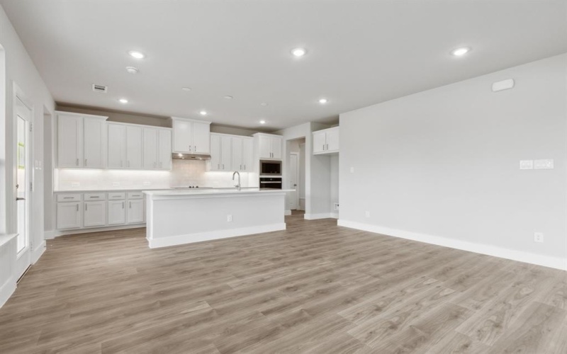 136 Swan Lake Drive, Waxahachie, TX 75165, 4 Bedrooms Bedrooms, ,3 BathroomsBathrooms,Residential,For Sale,136 Swan Lake Drive,20992962