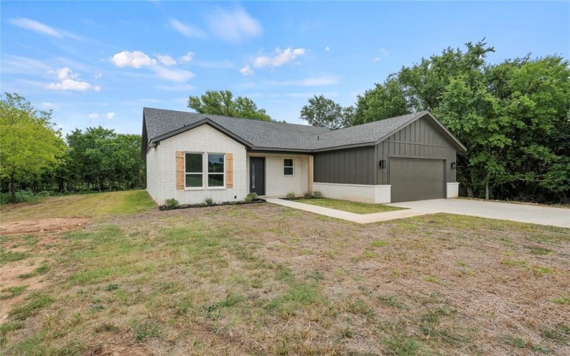 34010 Stonewood Drive, Whitney, TX 76692, 3 Bedrooms Bedrooms, ,2 BathroomsBathrooms,Residential,For Sale,34010 Stonewood Drive,20993134