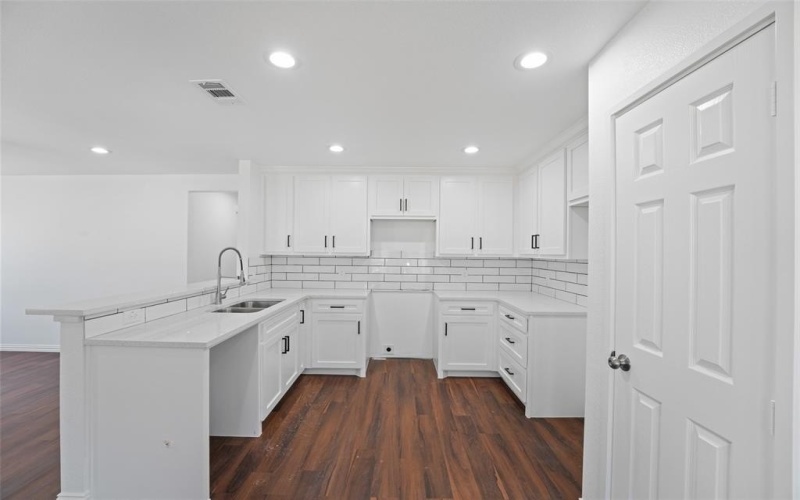 4418 Canal Street, Dallas, TX 75210, 3 Bedrooms Bedrooms, ,2 BathroomsBathrooms,Residential,For Sale,4418 Canal Street,20993157