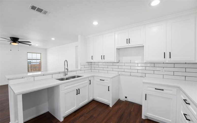 4418 Canal Street, Dallas, TX 75210, 3 Bedrooms Bedrooms, ,2 BathroomsBathrooms,Residential,For Sale,4418 Canal Street,20993157