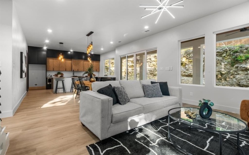 912 Brookwood, Dallas, TX 75224, 4 Bedrooms Bedrooms, ,3 BathroomsBathrooms,Residential,For Sale,912 Brookwood,20993797