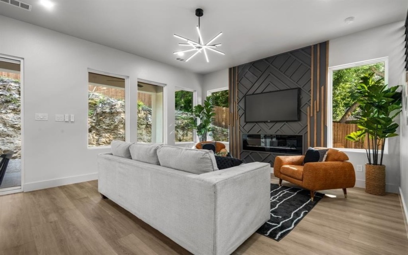 912 Brookwood, Dallas, TX 75224, 4 Bedrooms Bedrooms, ,3 BathroomsBathrooms,Residential,For Sale,912 Brookwood,20993797
