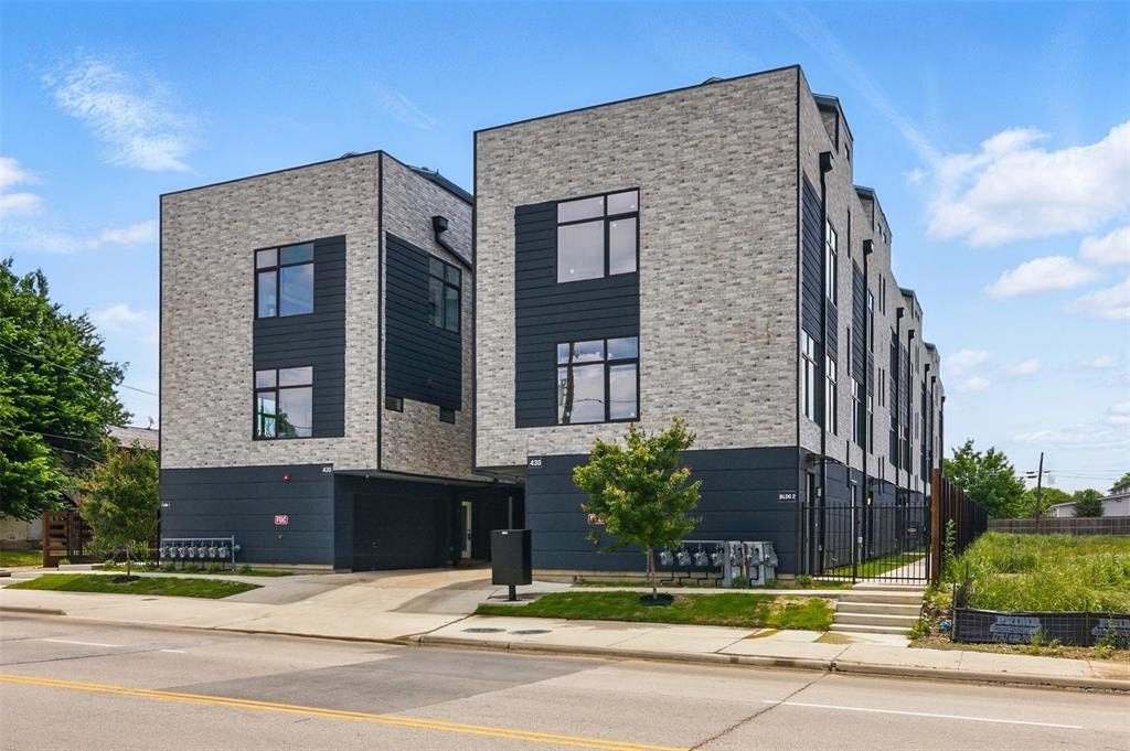 430 E 8th #201, Dallas, TX 75203, 2 Bedrooms Bedrooms, ,2 BathroomsBathrooms,Residential,For Sale,430 E 8th,20993874