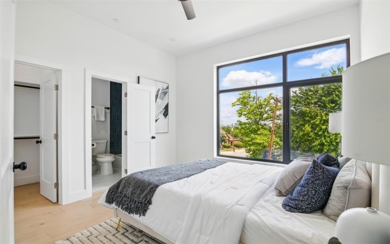 430 E 8th #201, Dallas, TX 75203, 2 Bedrooms Bedrooms, ,2 BathroomsBathrooms,Residential,For Sale,430 E 8th,20993874
