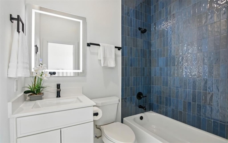 430 E 8th #201, Dallas, TX 75203, 2 Bedrooms Bedrooms, ,2 BathroomsBathrooms,Residential,For Sale,430 E 8th,20993874