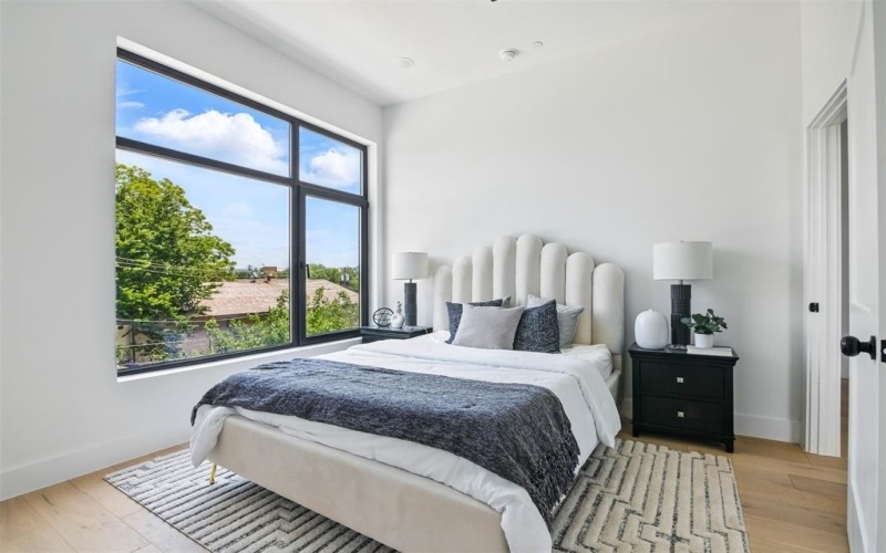 430 E 8th #201, Dallas, TX 75203, 2 Bedrooms Bedrooms, ,2 BathroomsBathrooms,Residential,For Sale,430 E 8th,20993874