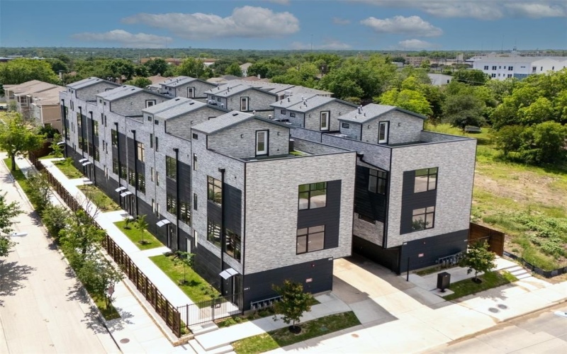 430 E 8th #201, Dallas, TX 75203, 2 Bedrooms Bedrooms, ,2 BathroomsBathrooms,Residential,For Sale,430 E 8th,20993874