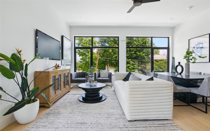 430 E 8th #201, Dallas, TX 75203, 2 Bedrooms Bedrooms, ,2 BathroomsBathrooms,Residential,For Sale,430 E 8th,20993874