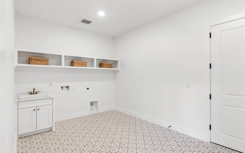 4310 Waterstone Estates Drive, McKinney, TX 75071, 5 Bedrooms Bedrooms, ,3 BathroomsBathrooms,Residential,For Sale,4310 Waterstone Estates Drive,20993949