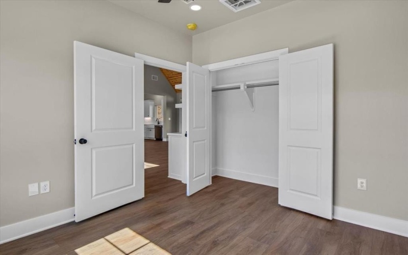 1001 Mallard Drive, Lindale, TX 75771, 4 Bedrooms Bedrooms, ,2 BathroomsBathrooms,Residential,For Sale,1001 Mallard Drive,20994076