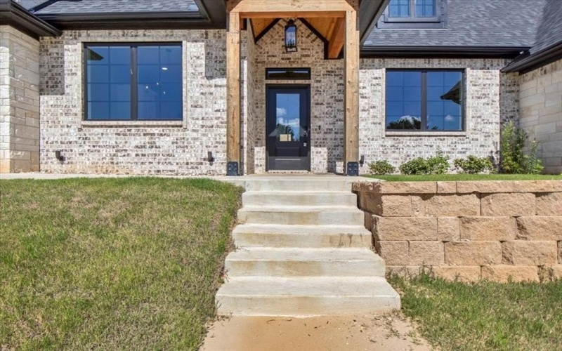 1001 Mallard Drive, Lindale, TX 75771, 4 Bedrooms Bedrooms, ,2 BathroomsBathrooms,Residential,For Sale,1001 Mallard Drive,20994076