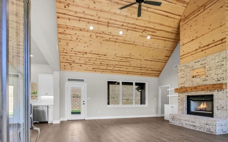 1001 Mallard Drive, Lindale, TX 75771, 4 Bedrooms Bedrooms, ,2 BathroomsBathrooms,Residential,For Sale,1001 Mallard Drive,20994076