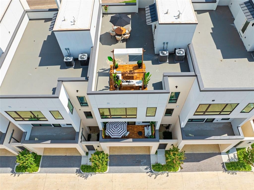 610 N Oak Cliff Boulevard #203, Dallas, TX 75208, 3 Habitaciones Habitaciones , ,3 BañosBaños,Residential,En Venta,610 N Oak Cliff Boulevard,20994324
