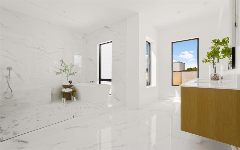 610 N Oak Cliff Boulevard #203, Dallas, TX 75208, 3 Habitaciones Habitaciones , ,3 BañosBaños,Residential,En Venta,610 N Oak Cliff Boulevard,20994324