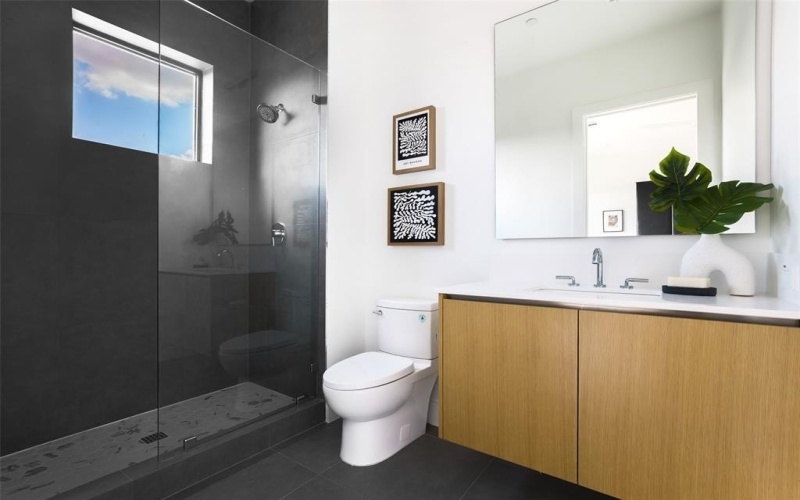 610 N Oak Cliff Boulevard #203, Dallas, TX 75208, 3 Habitaciones Habitaciones , ,3 BañosBaños,Residential,En Venta,610 N Oak Cliff Boulevard,20994324
