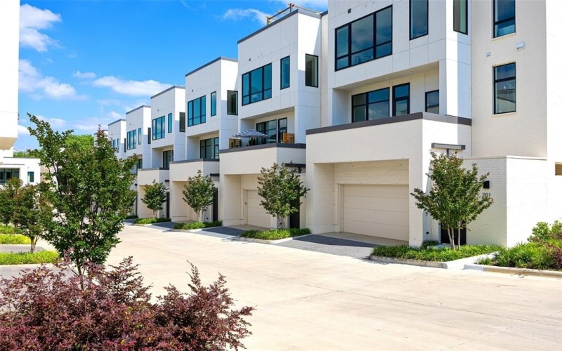 610 N Oak Cliff Boulevard #203, Dallas, TX 75208, 3 Habitaciones Habitaciones , ,3 BañosBaños,Residential,En Venta,610 N Oak Cliff Boulevard,20994324