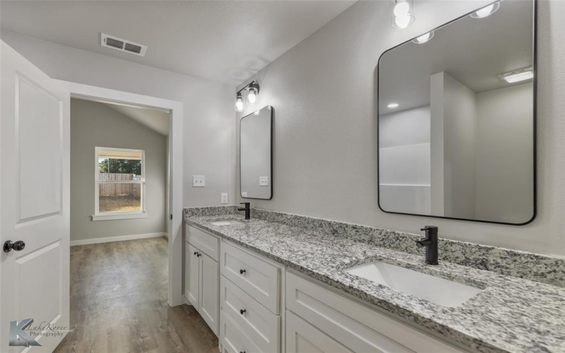 256 Showdown Road, Abilene, TX 79602, 3 Bedrooms Bedrooms, ,2 BathroomsBathrooms,Residential,For Sale,256 Showdown Road,20994364