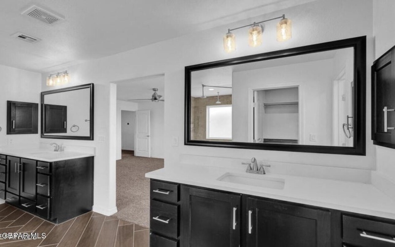 181 White Oaks Trail, Sunland Park, NM 88063, 5 Habitaciones Habitaciones , ,3 BañosBaños,Residential,En Venta,181 White Oaks Trail,905407