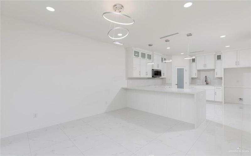 1910 Sunset Drive, Mission, TX 78572, 3 Habitaciones Habitaciones , ,2 BañosBaños,Residential,En Venta,1910 Sunset Drive,475586