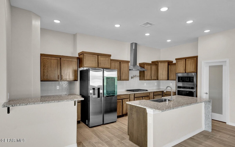 193 White Oaks Trail, Sunland Park, NM 88063, 6 Habitaciones Habitaciones , ,3 BañosBaños,Residential,En Venta,193 White Oaks Trail,905411