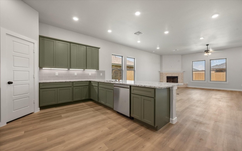 7002 14th Street, Lubbock, TX 79416, 3 Bedrooms Bedrooms, ,2 BathroomsBathrooms,Residential,For Sale,7002 14th Street,202557505