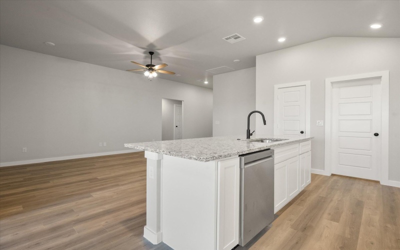 7034 8th Street, Lubbock, TX 79416, 3 Bedrooms Bedrooms, ,2 BathroomsBathrooms,Residential,For Sale,7034 8th Street,202557506
