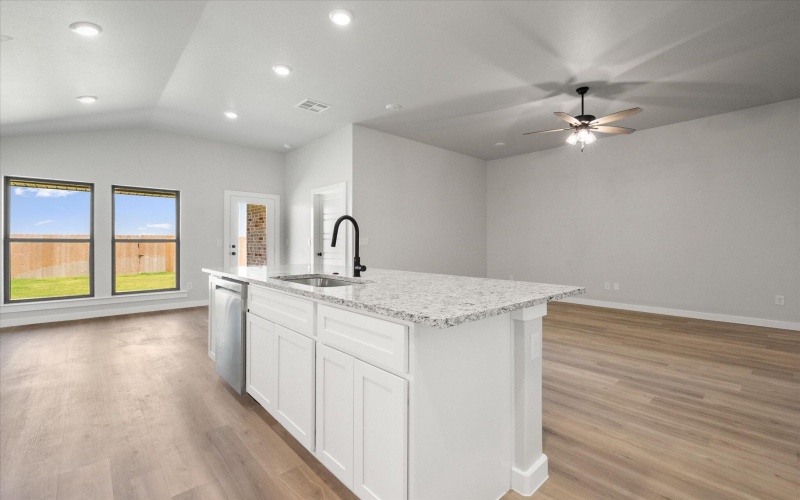 7034 8th Street, Lubbock, TX 79416, 3 Bedrooms Bedrooms, ,2 BathroomsBathrooms,Residential,For Sale,7034 8th Street,202557506