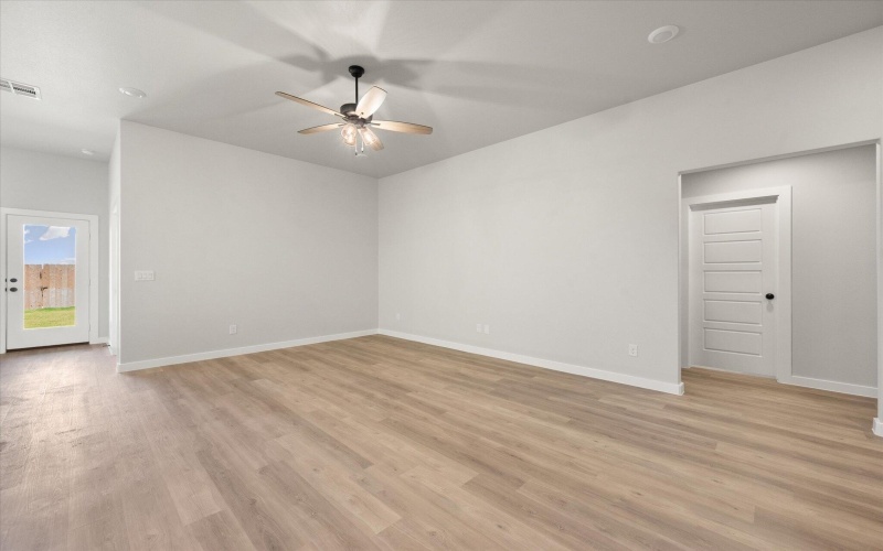 7034 8th Street, Lubbock, TX 79416, 3 Bedrooms Bedrooms, ,2 BathroomsBathrooms,Residential,For Sale,7034 8th Street,202557506