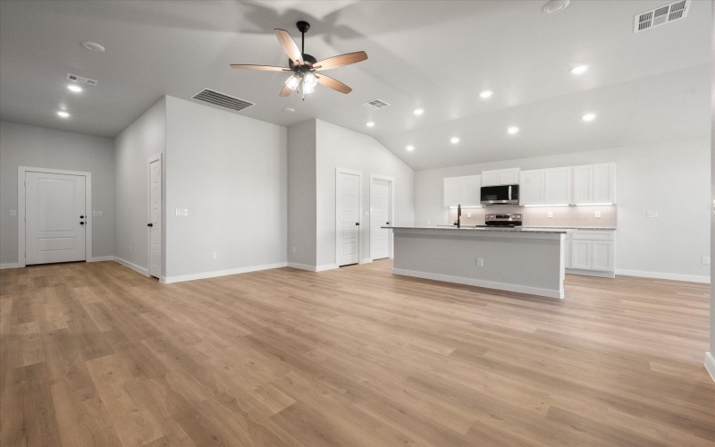 7034 8th Street, Lubbock, TX 79416, 3 Bedrooms Bedrooms, ,2 BathroomsBathrooms,Residential,For Sale,7034 8th Street,202557506