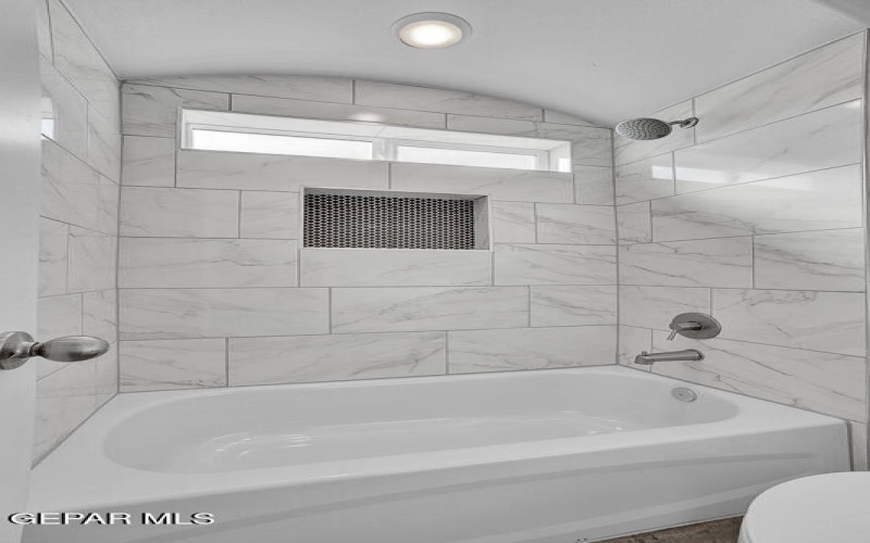 164 White Oaks Trail, Sunland Park, NM 88063, 6 Bedrooms Bedrooms, ,3 BathroomsBathrooms,Residential,For Sale,164 White Oaks Trail,0,905413