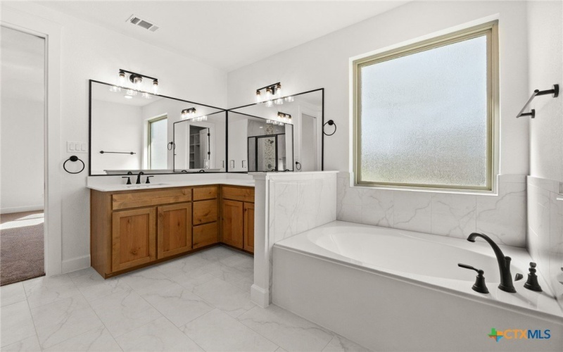 949 County Road 3152, Kempner, TX 76539, 4 Habitaciones Habitaciones , ,3 BañosBaños,Residential,En Venta,949 County Road 3152,0,585963