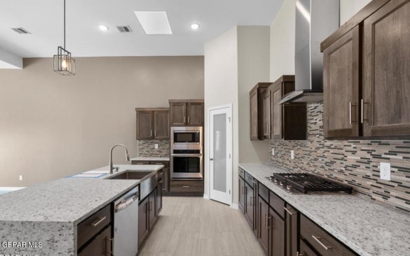 153 White Oaks Trail, Sunland Park, NM 88063, 5 Habitaciones Habitaciones , ,3 BañosBaños,Residential,En Venta,153 White Oaks Trail,905418